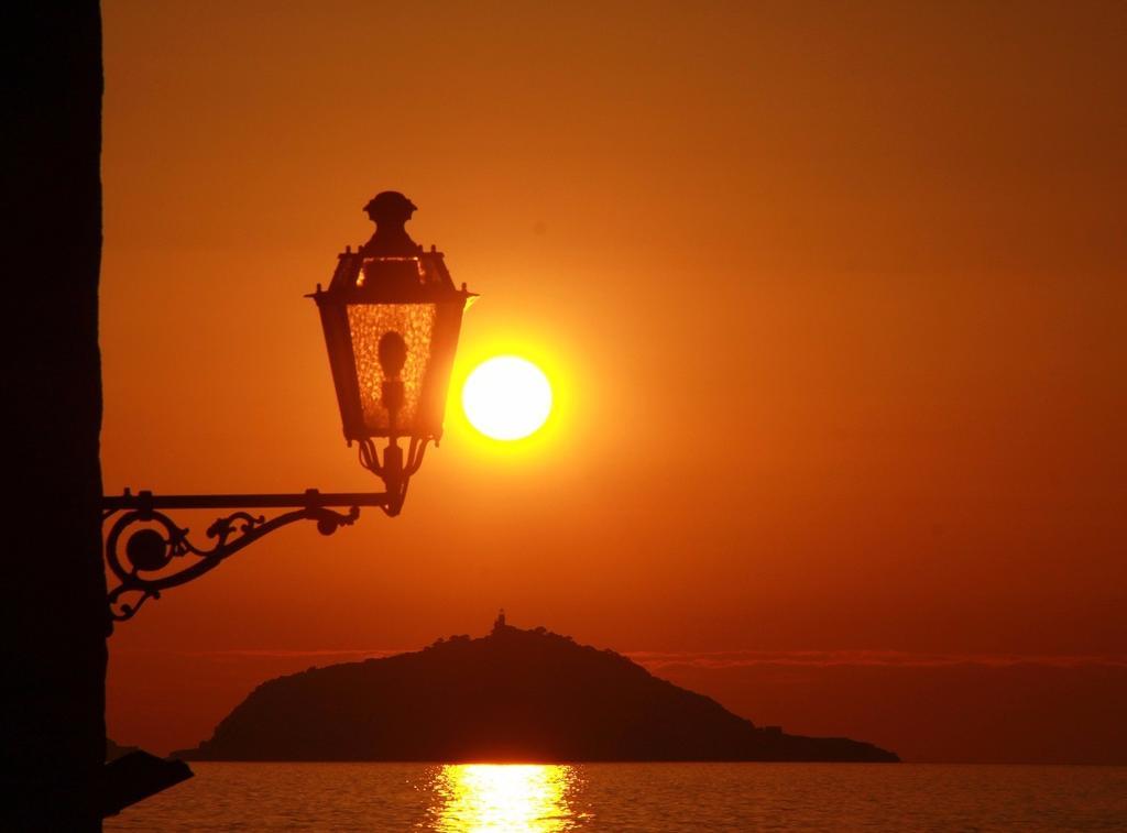 Casa A Lerici Nell'Antico Borgo Villa ภายนอก รูปภาพ